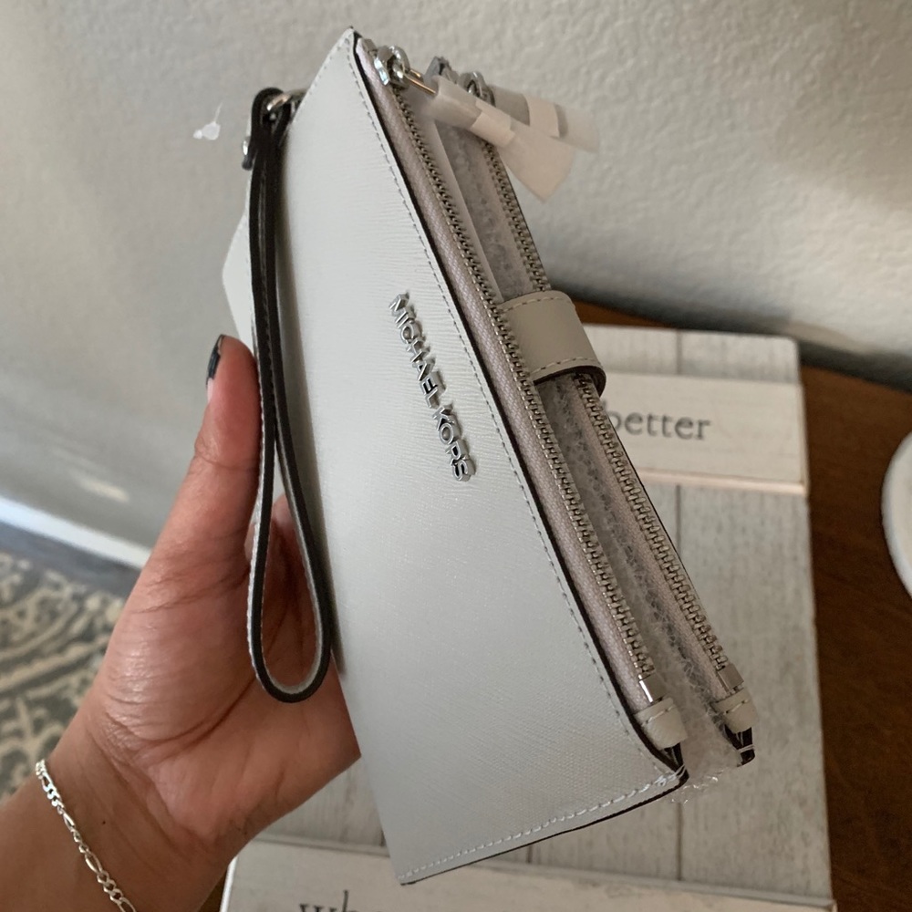 New Mk double zipper wallet 🦋 last one - Picture 6 of 7